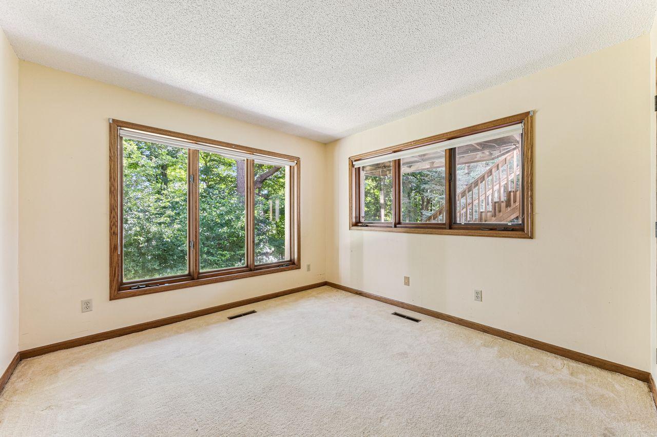 10752 Mount Curve Road