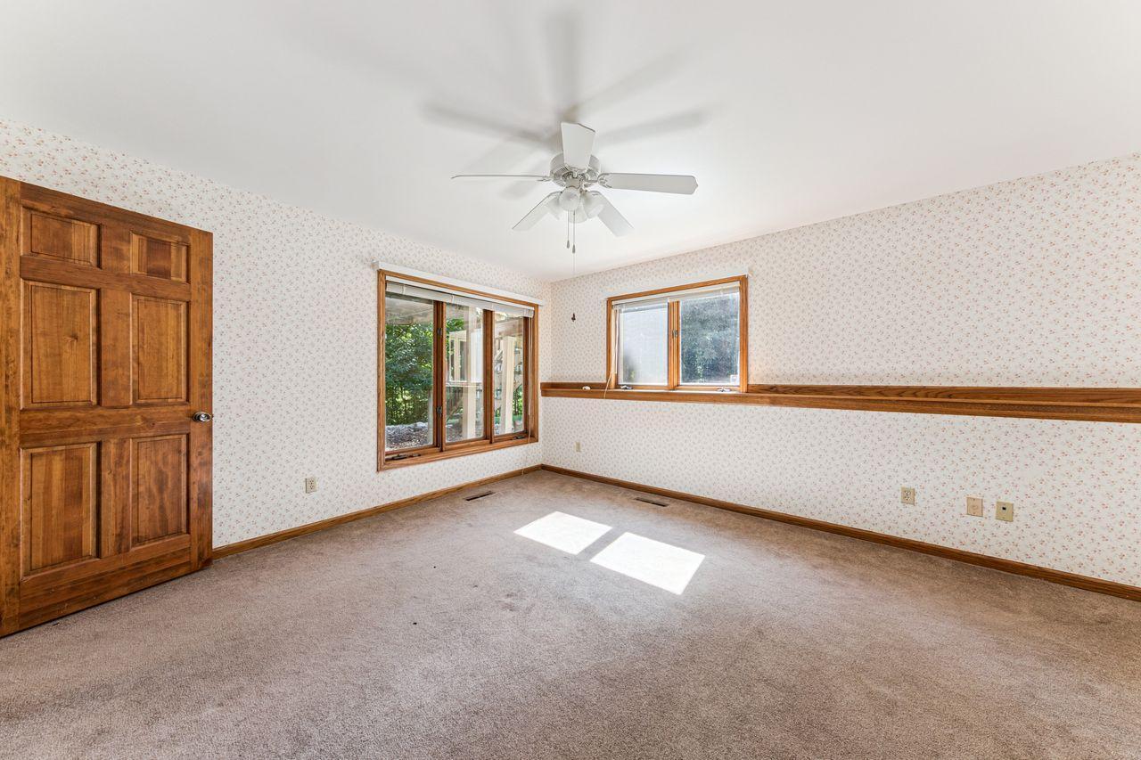 10752 Mount Curve Road