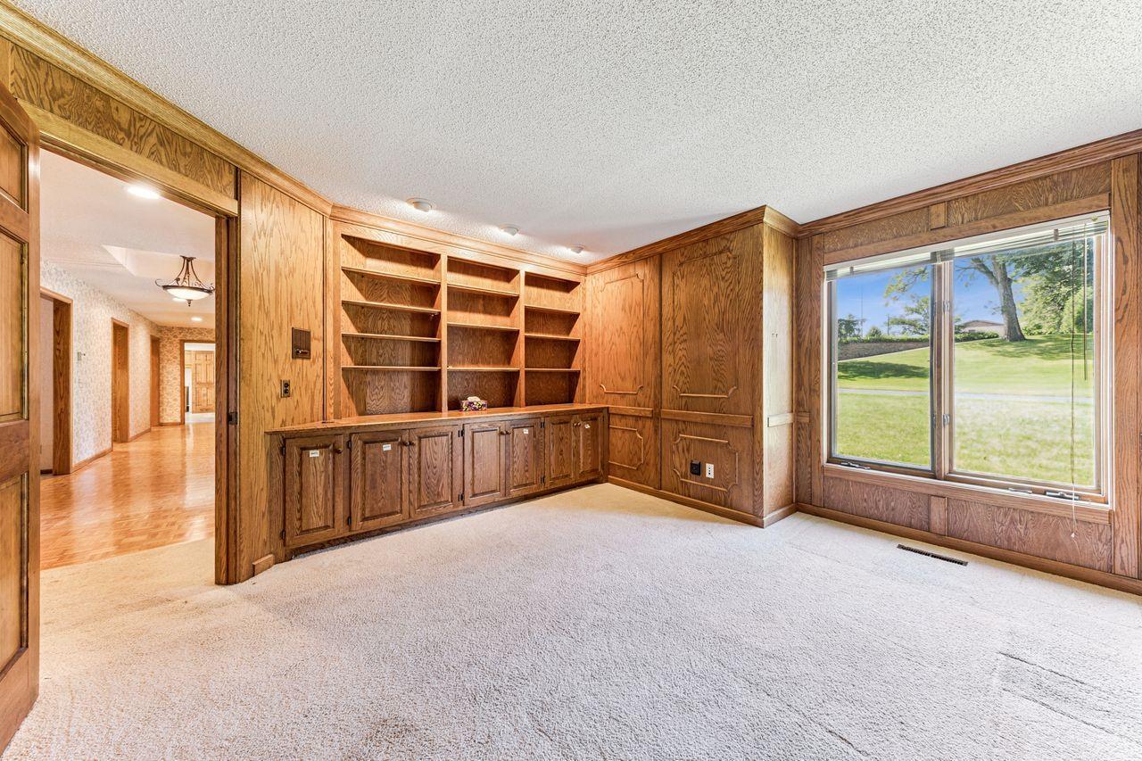 10752 Mount Curve Road