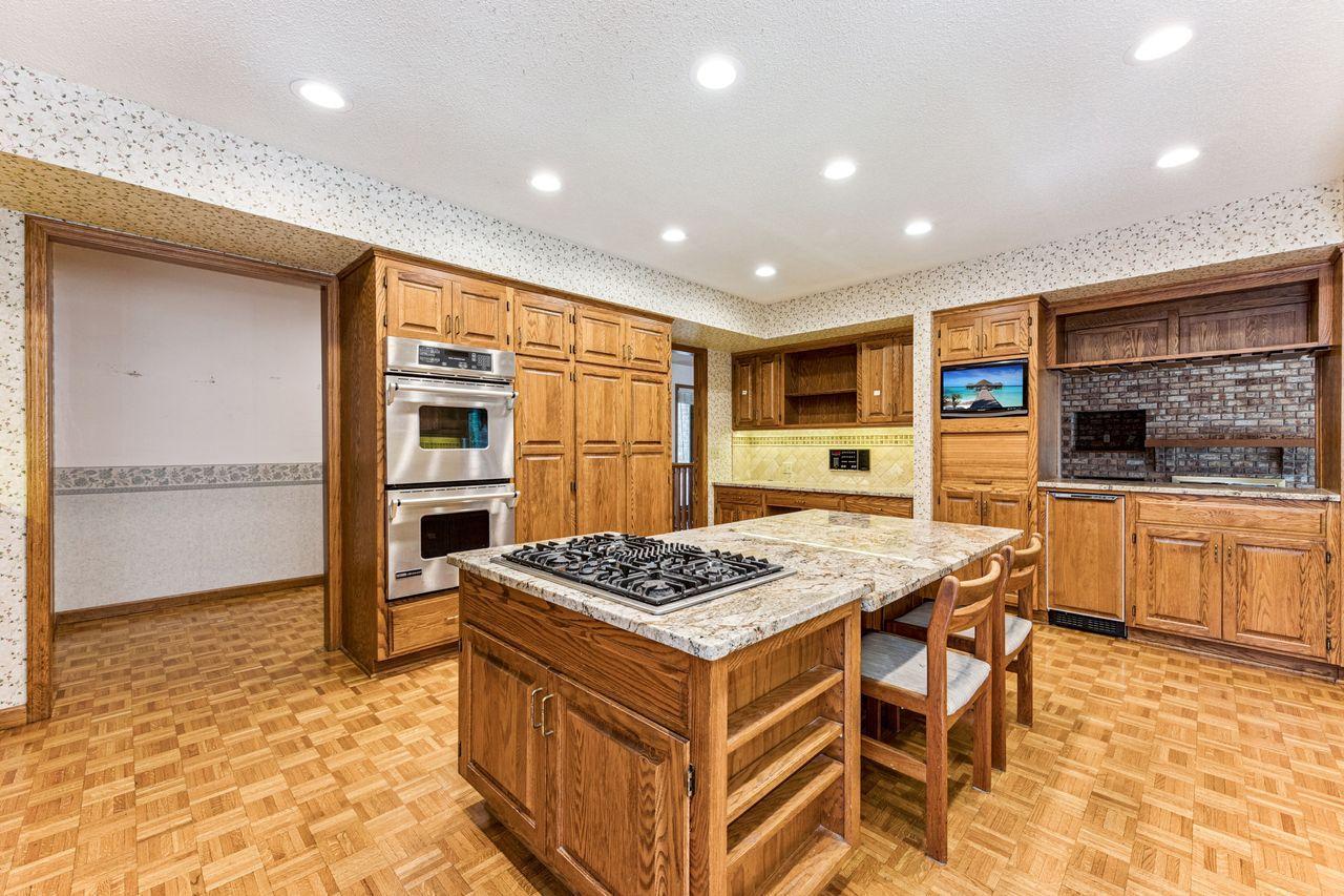 10752 Mount Curve Road