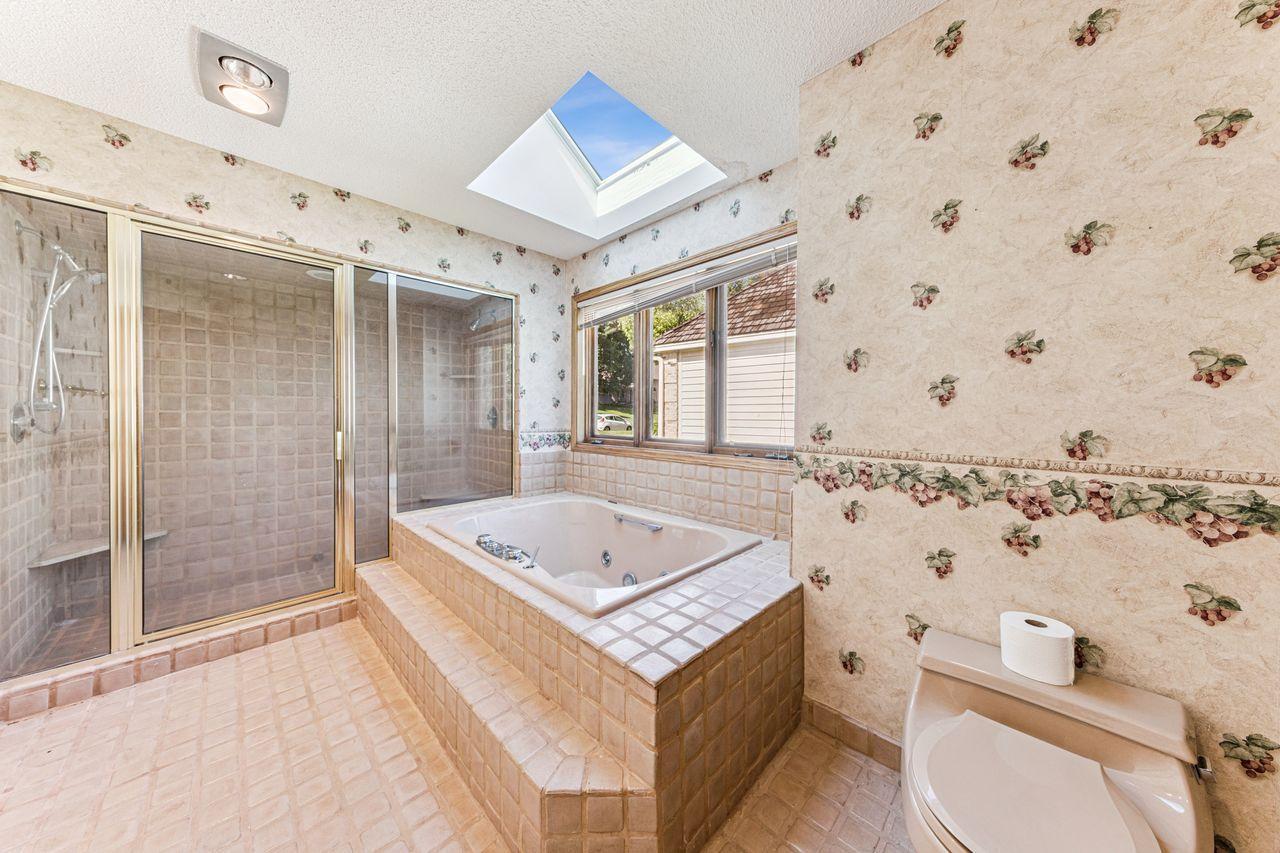 10752 Mount Curve Road