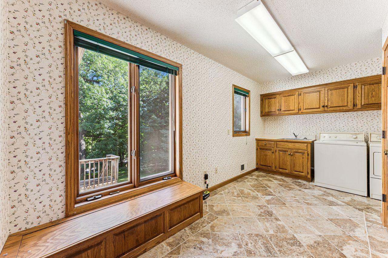 10752 Mount Curve Road