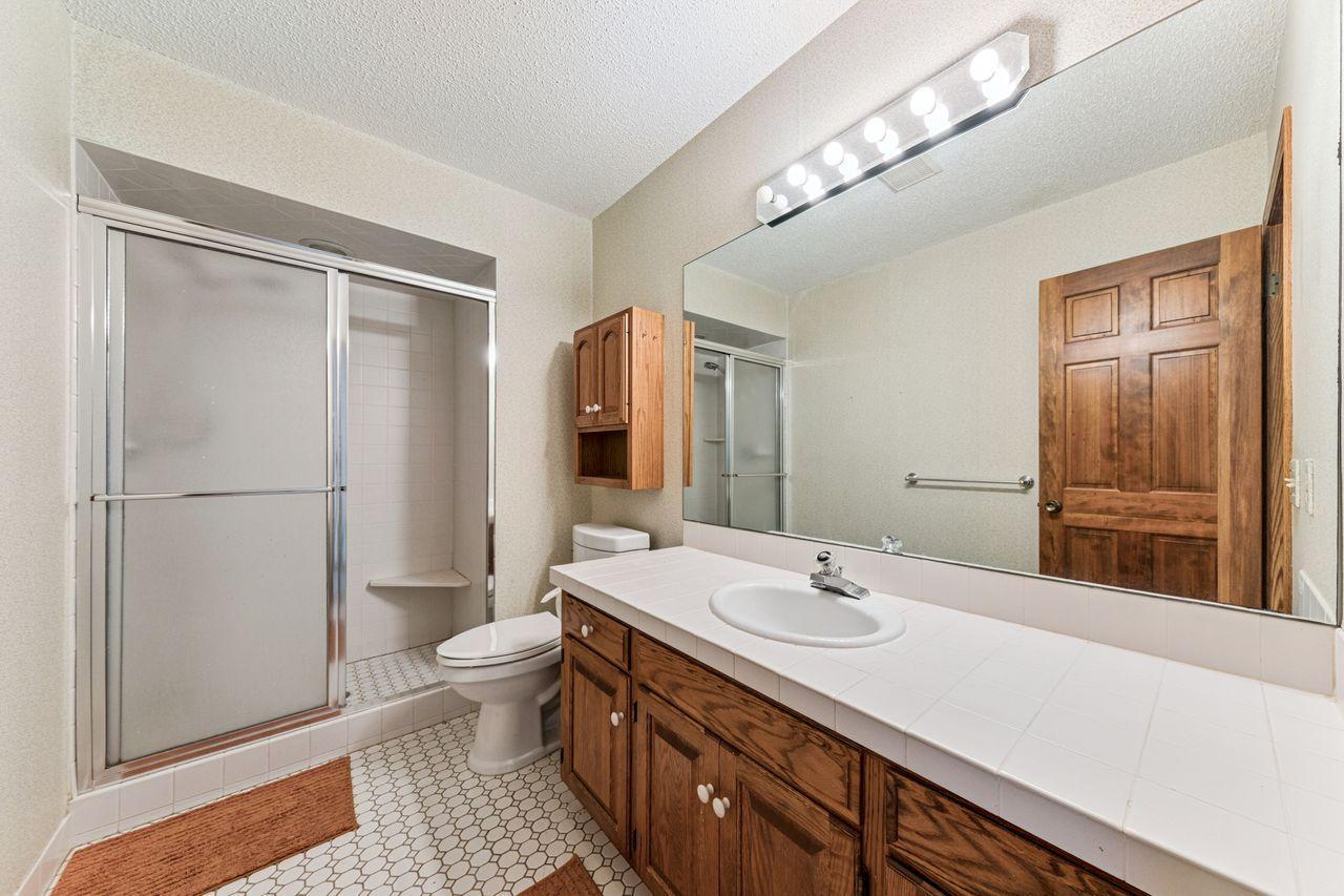 10752 Mount Curve Road