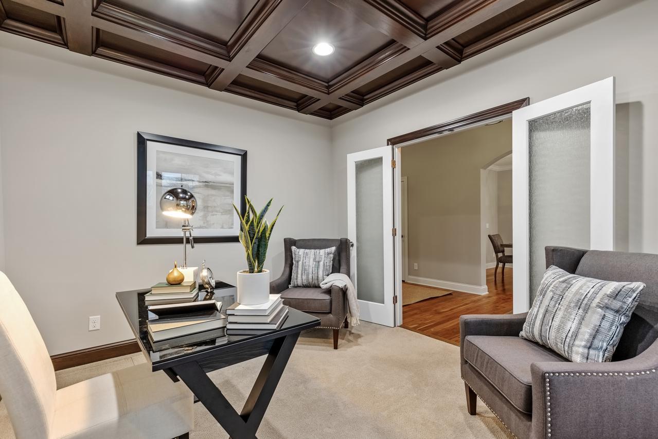 7060 millcreek Lane N