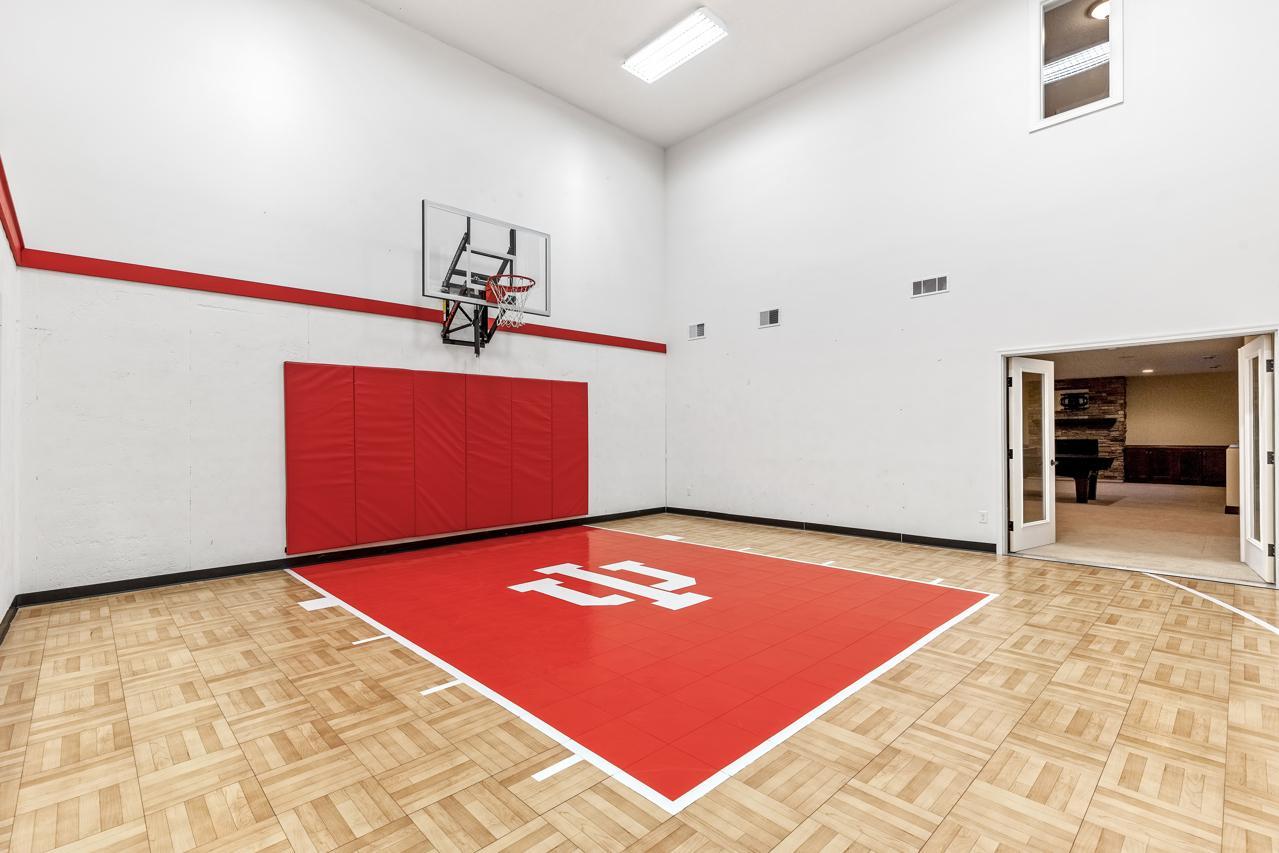 7060 millcreek Lane N