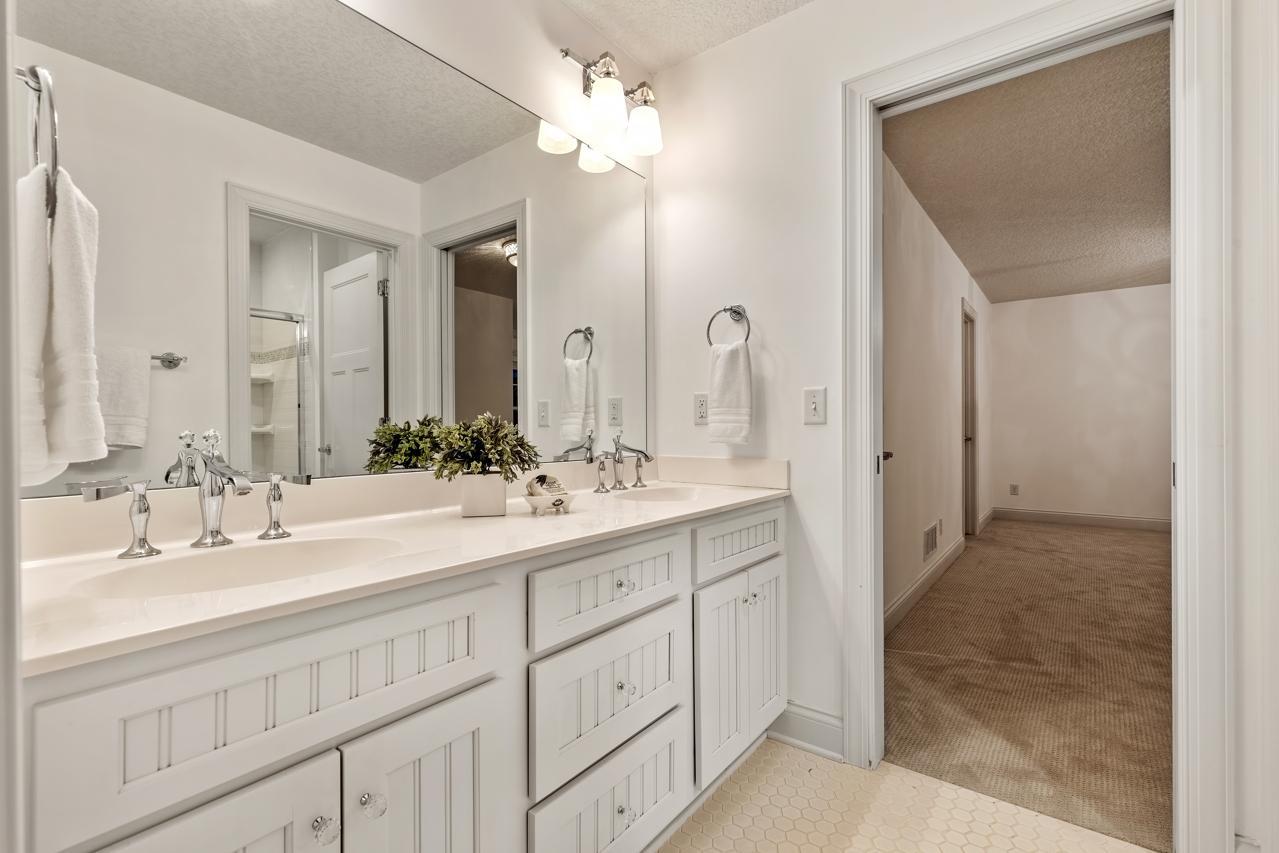 7060 millcreek Lane N