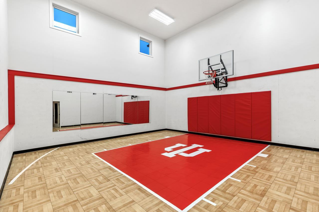 7060 millcreek Lane N