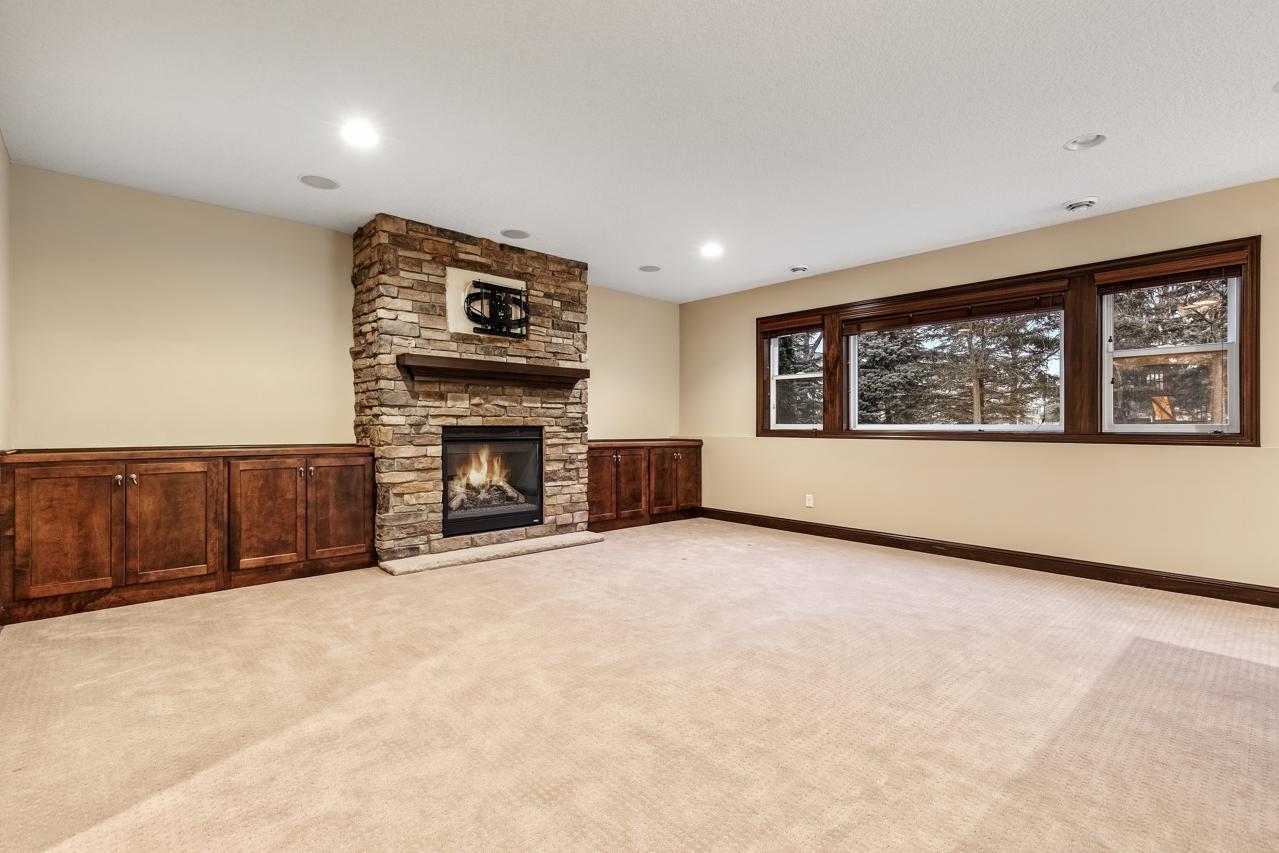 7060 millcreek Lane N