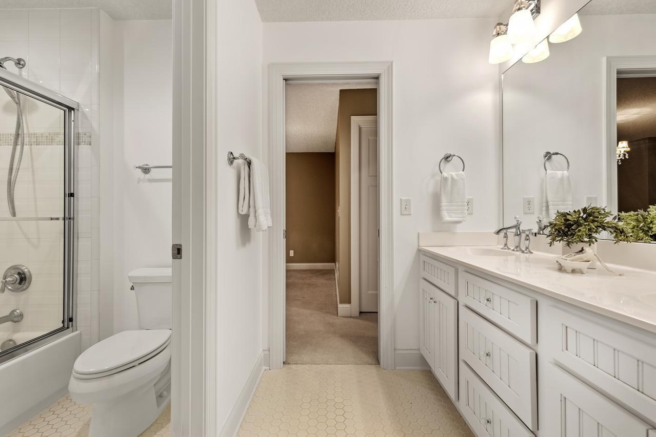 7060 millcreek Lane N