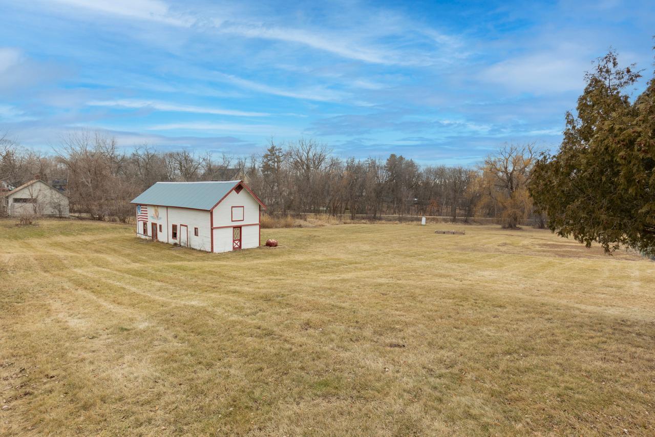 25480 Smithtown Road