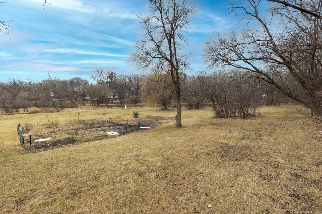 25480 Smithtown Road