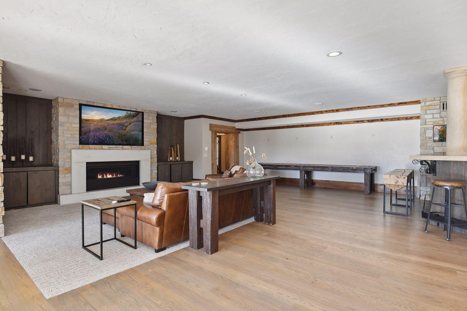 8825 Ridge Ponds Drive