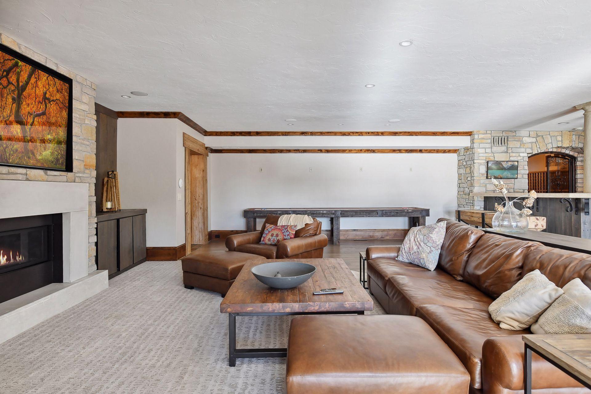 8825 Ridge Ponds Drive