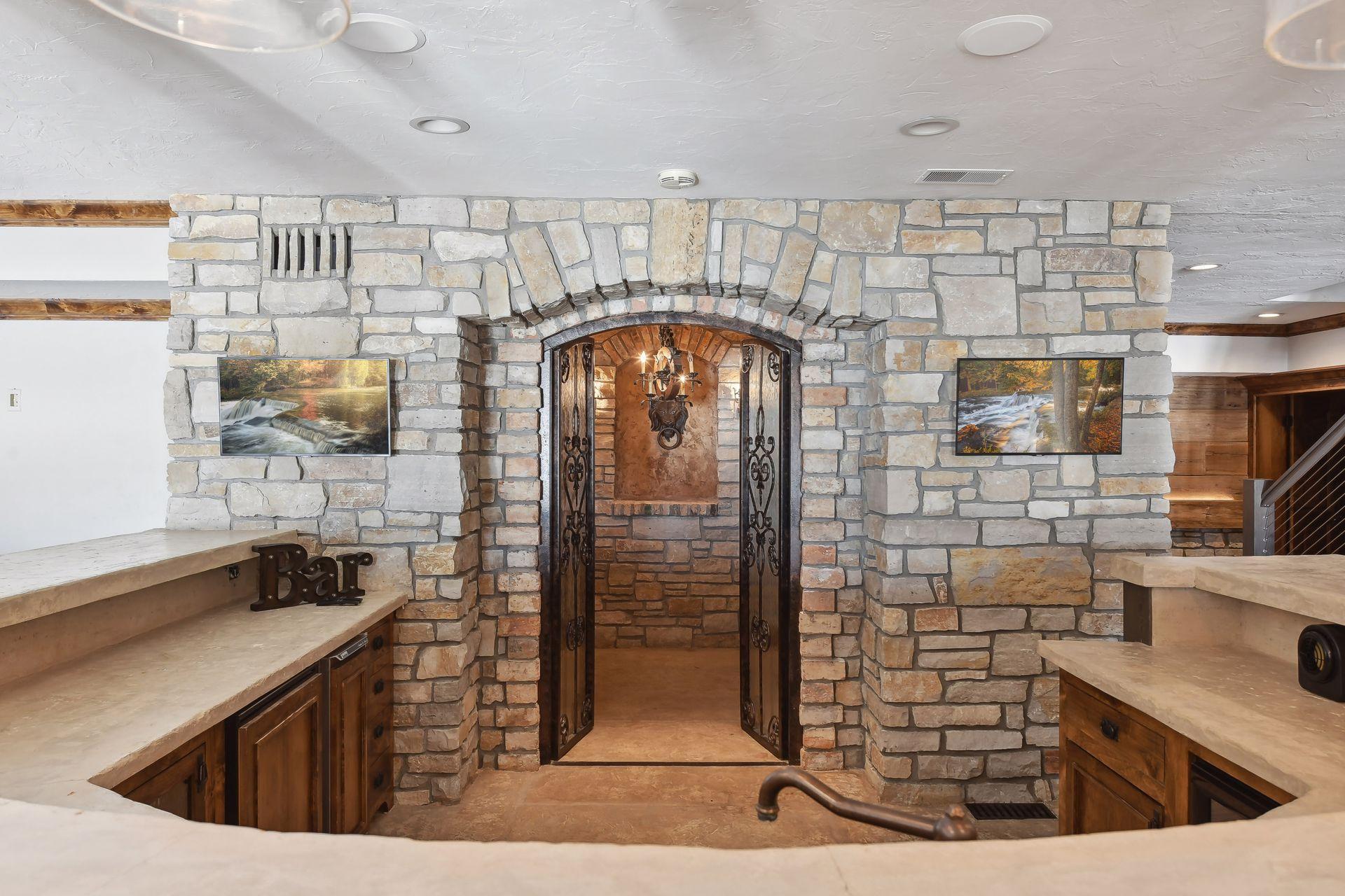 8825 Ridge Ponds Drive