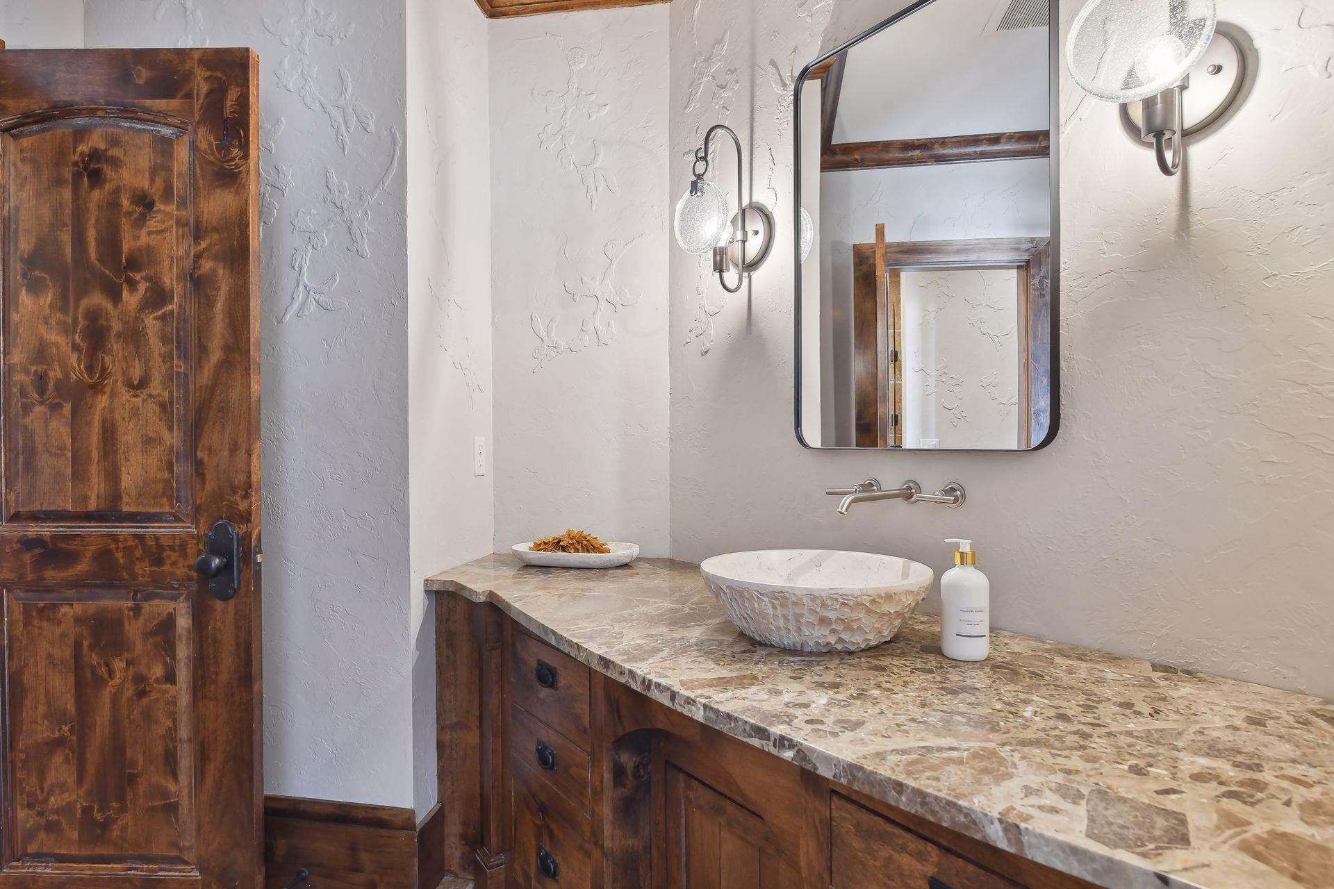 8825 Ridge Ponds Drive