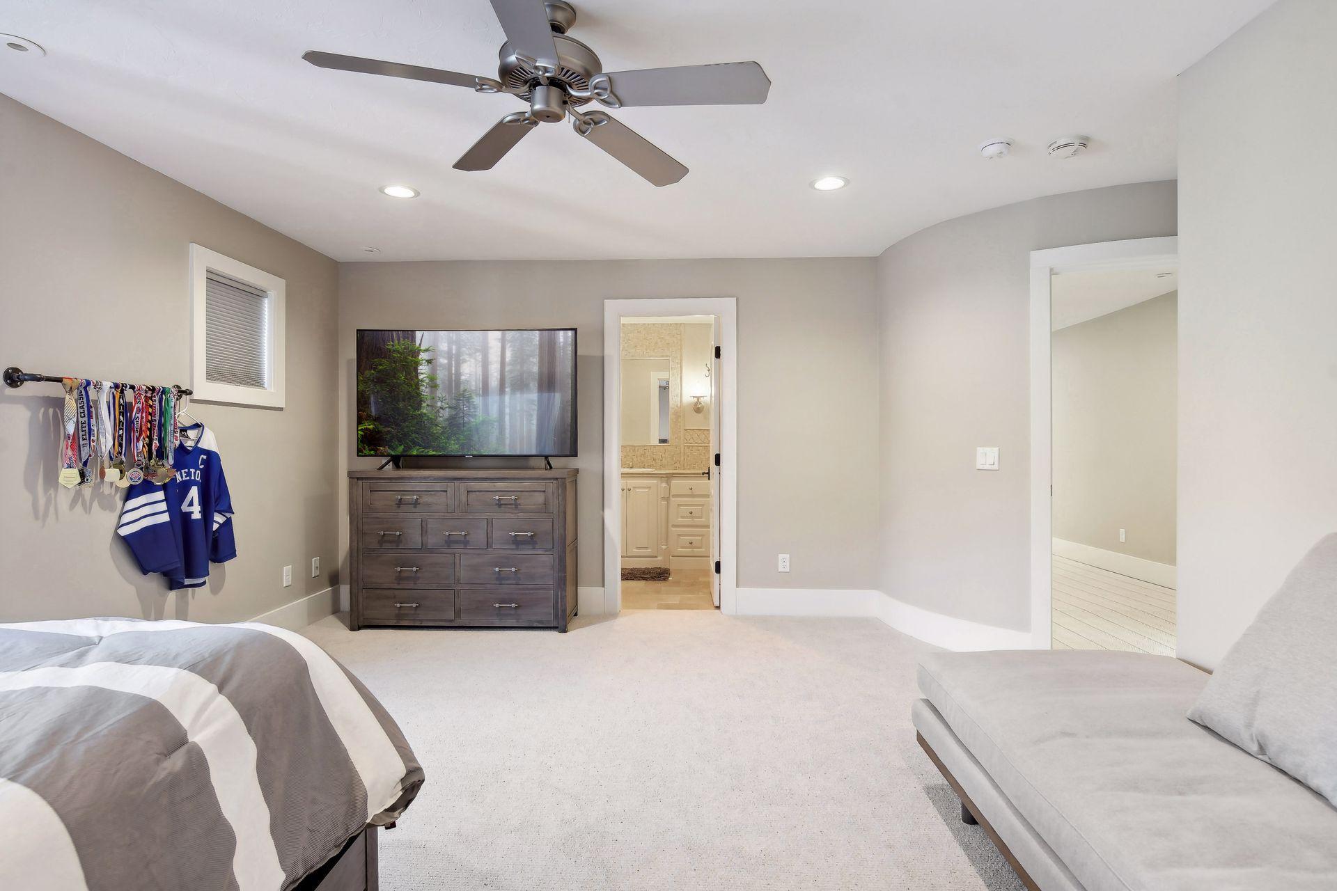 8825 Ridge Ponds Drive