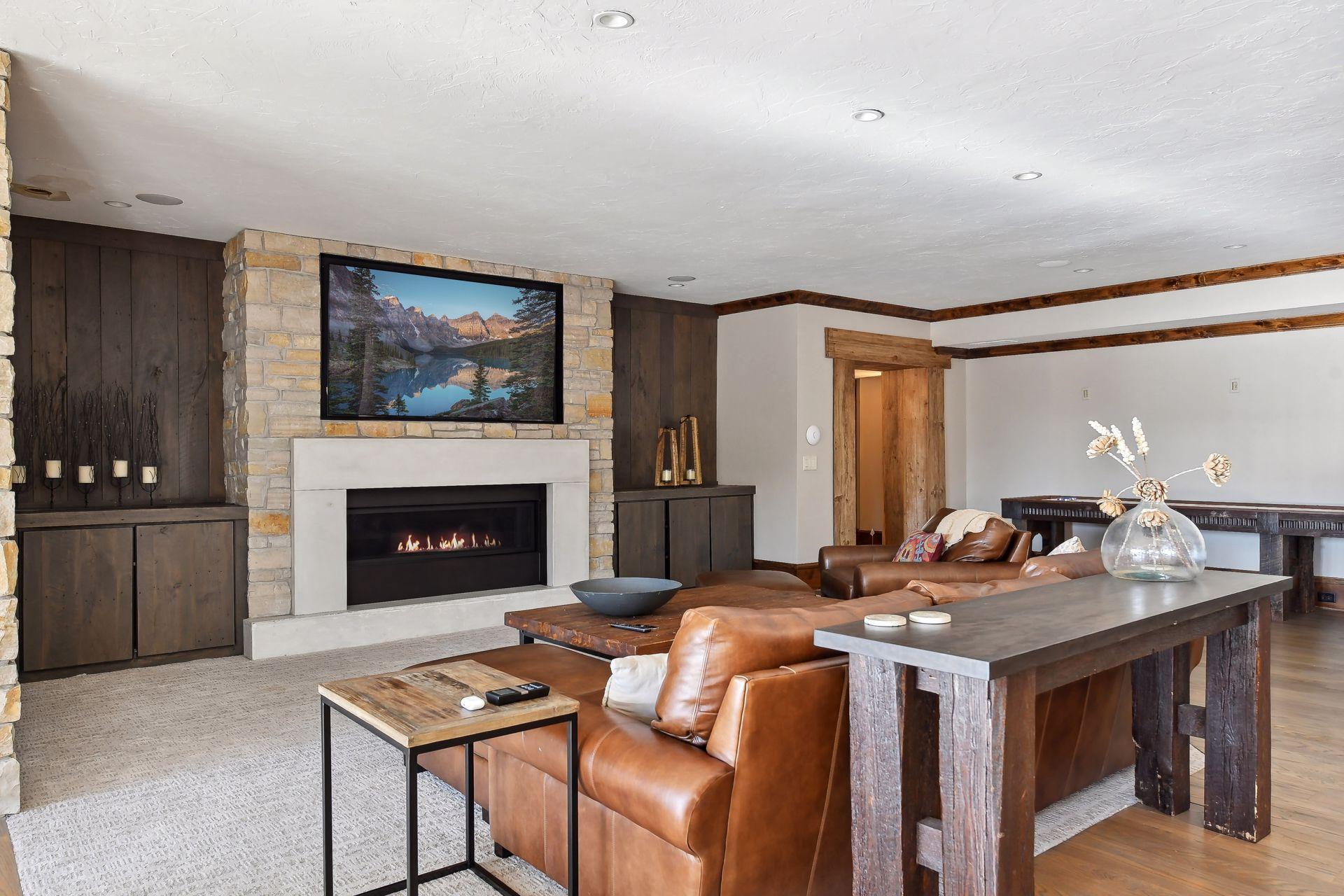 8825 Ridge Ponds Drive