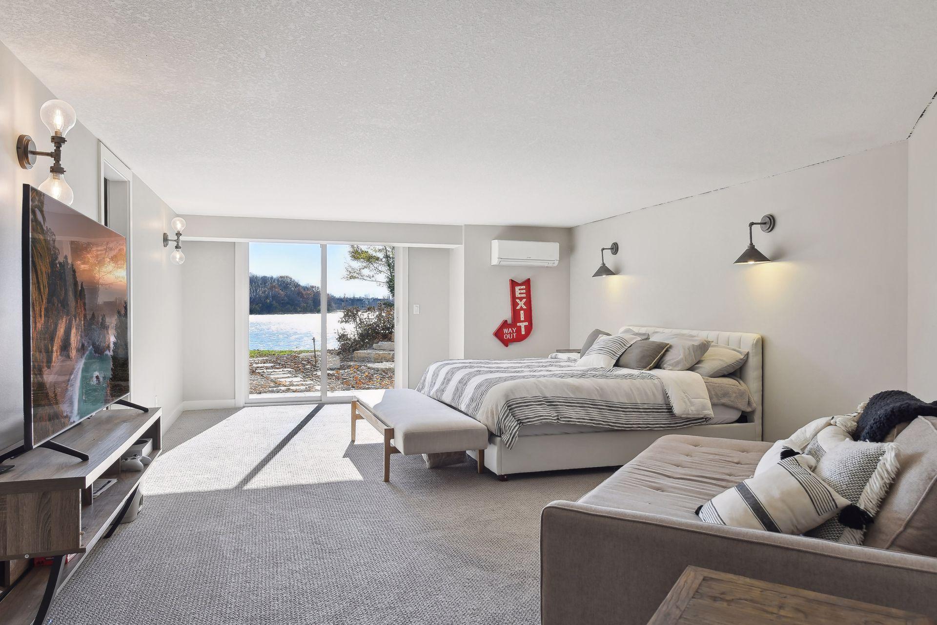 8825 Ridge Ponds Drive