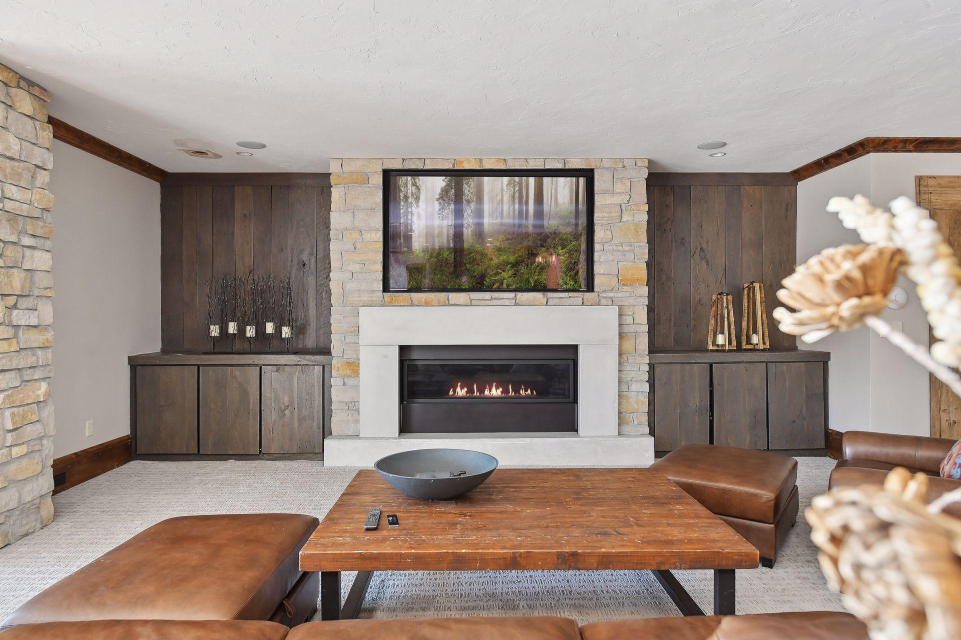 8825 Ridge Ponds Drive