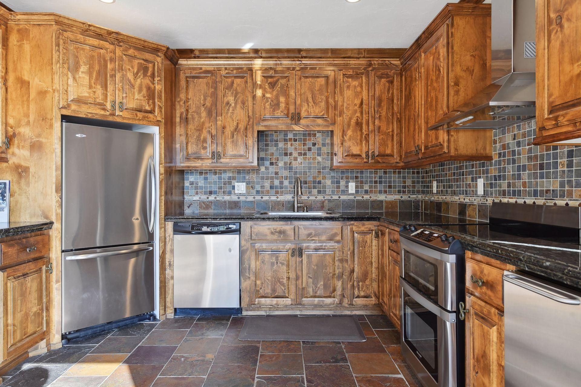 8825 Ridge Ponds Drive