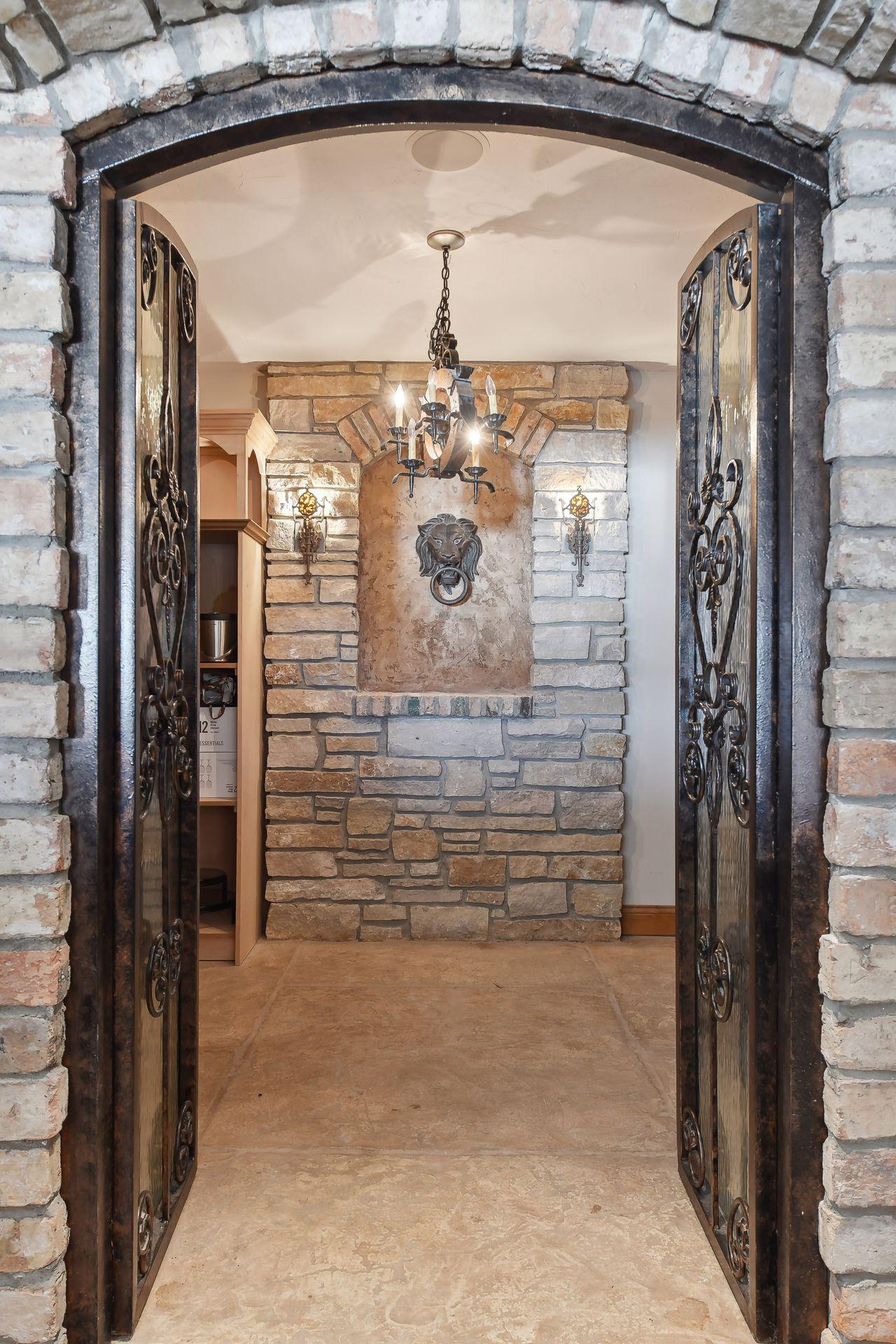 8825 Ridge Ponds Drive