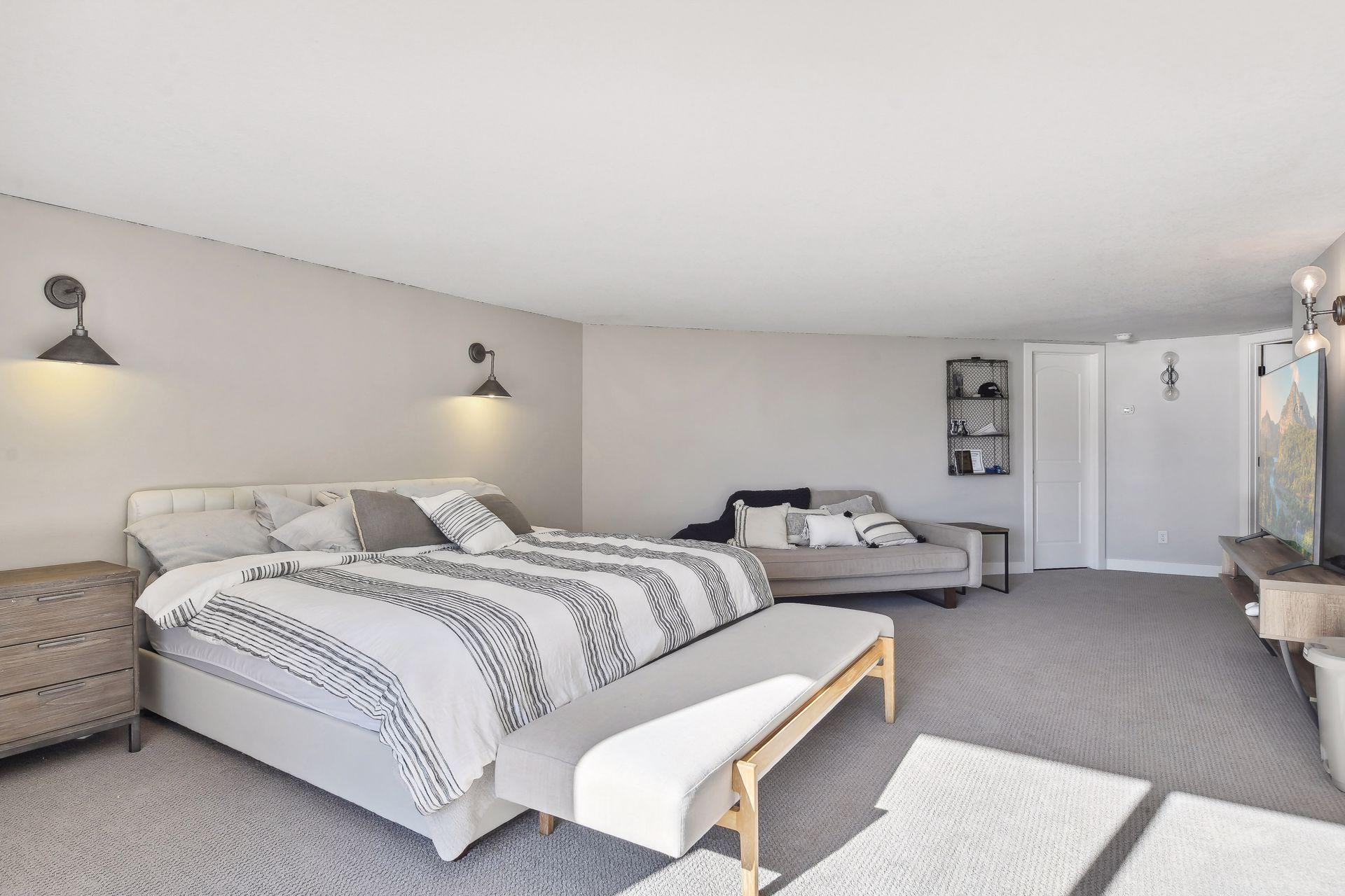 8825 Ridge Ponds Drive