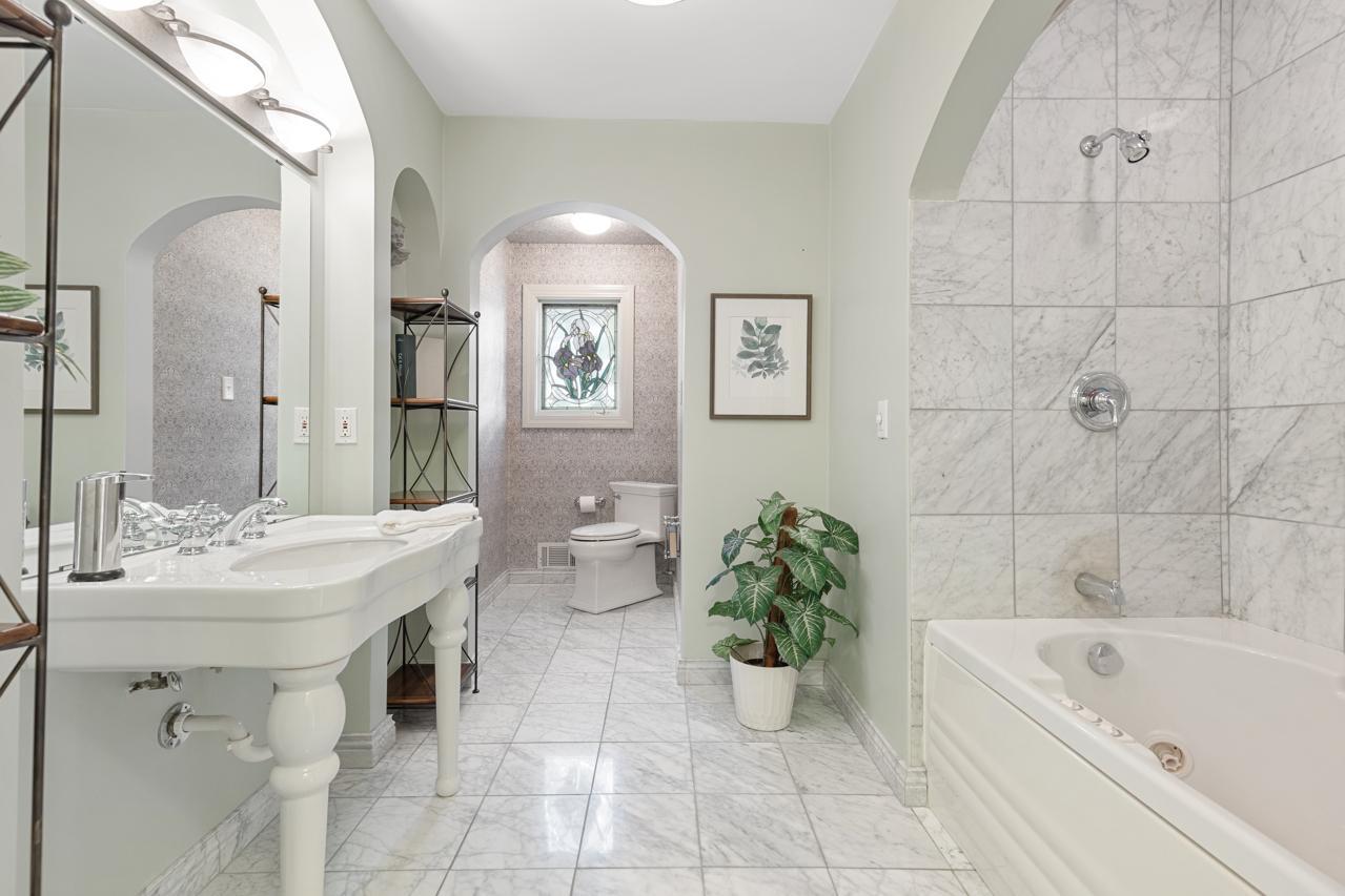 810 Smithtown Terrace