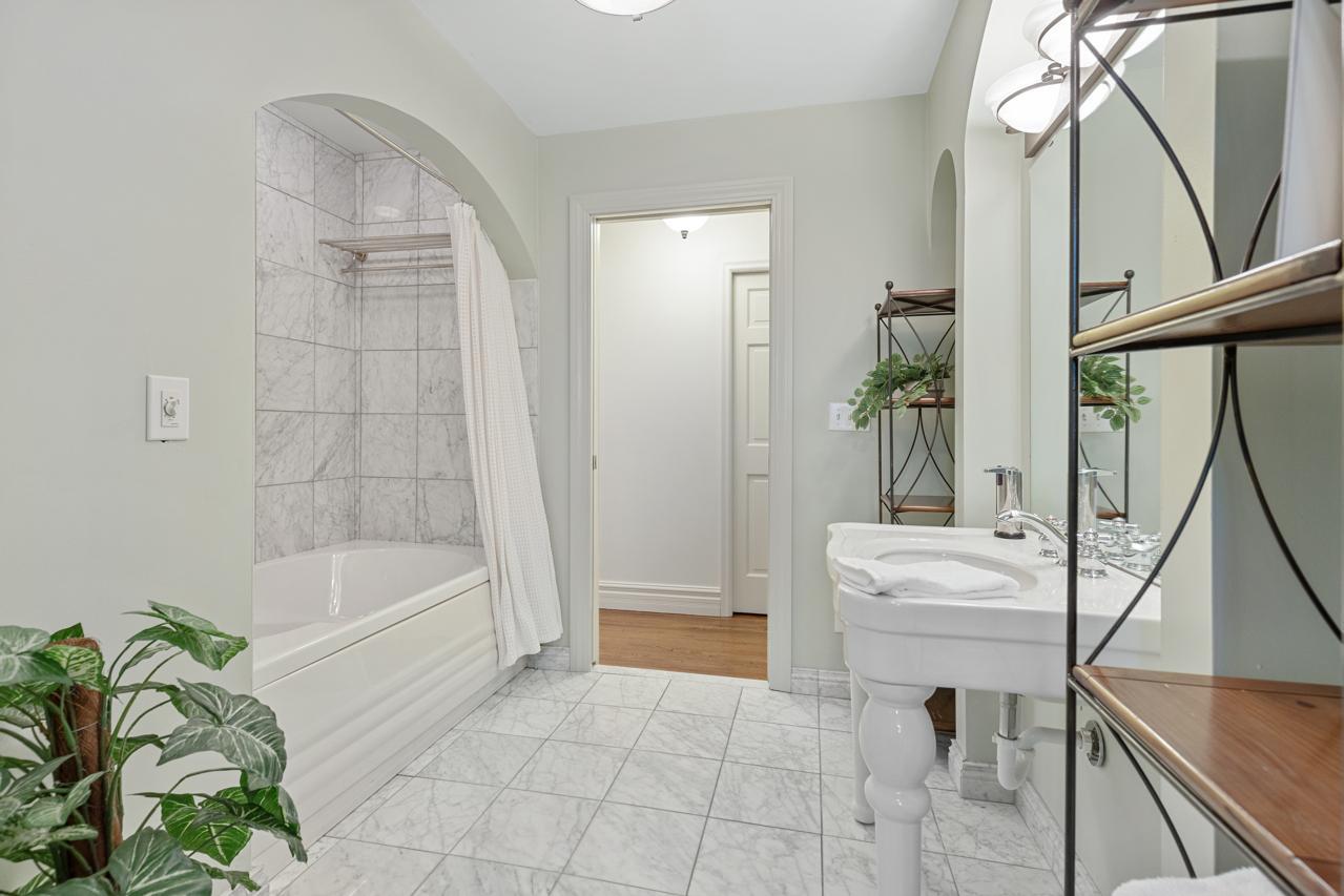 810 Smithtown Terrace