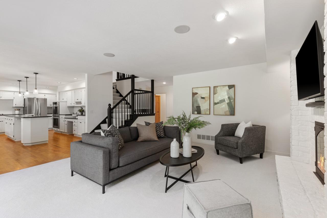 14930 Richards Drive W