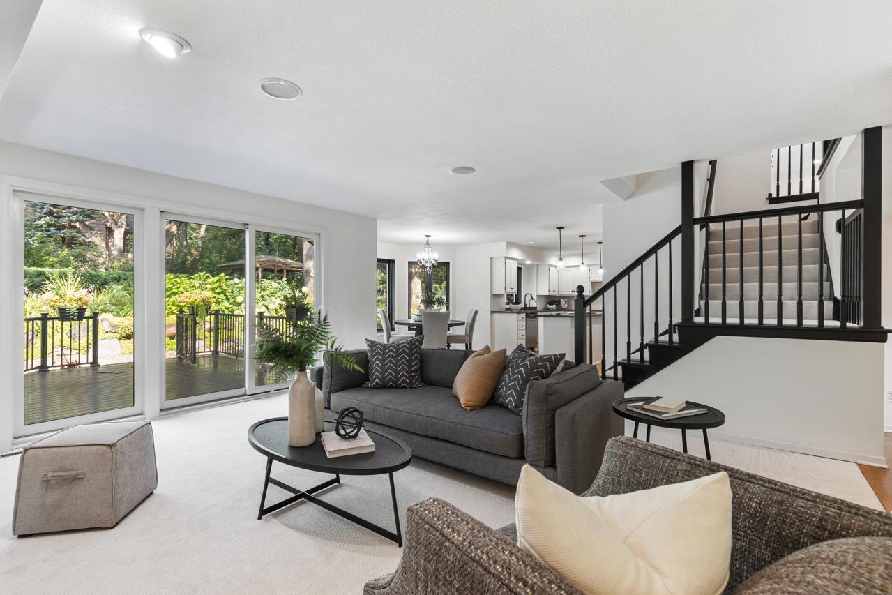 14930 Richards Drive W