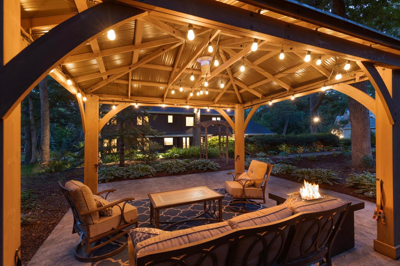 14930 Richards Drive W