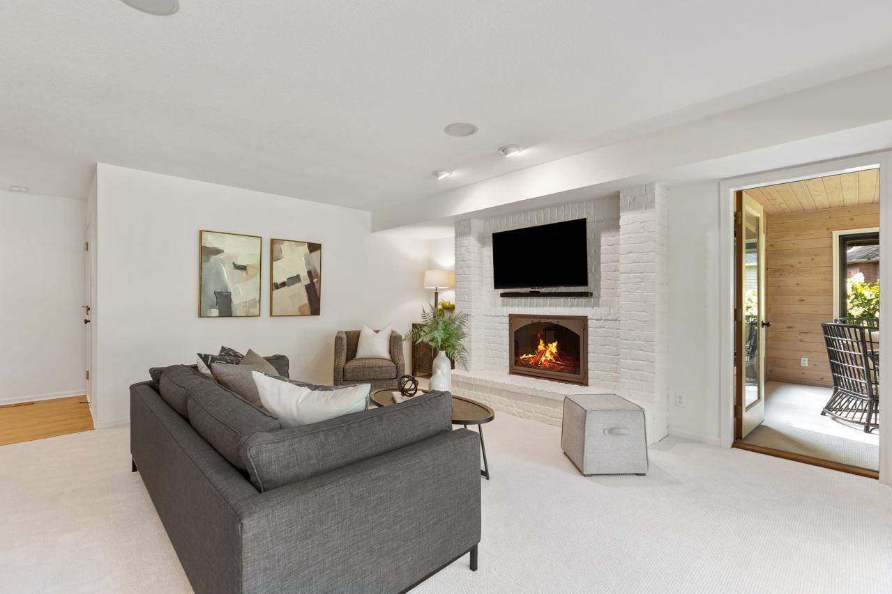 14930 Richards Drive W