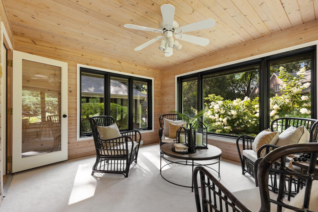 14930 Richards Drive W