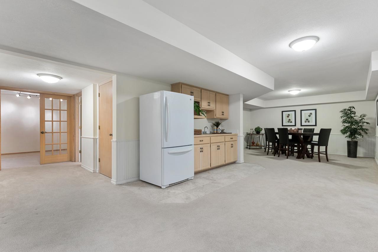 14930 Richards Drive W