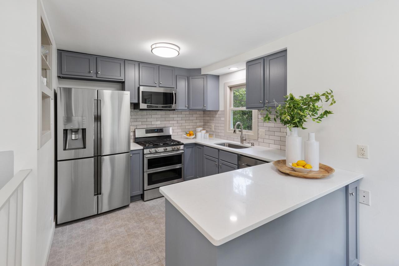 7231 Minnewashta Parkway