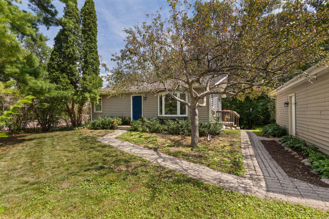 7231 Minnewashta Parkway