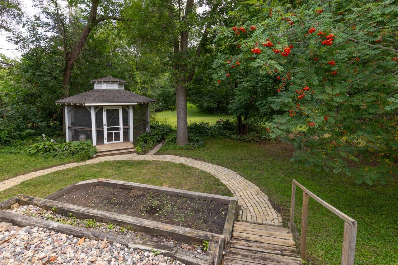 7231 Minnewashta Parkway