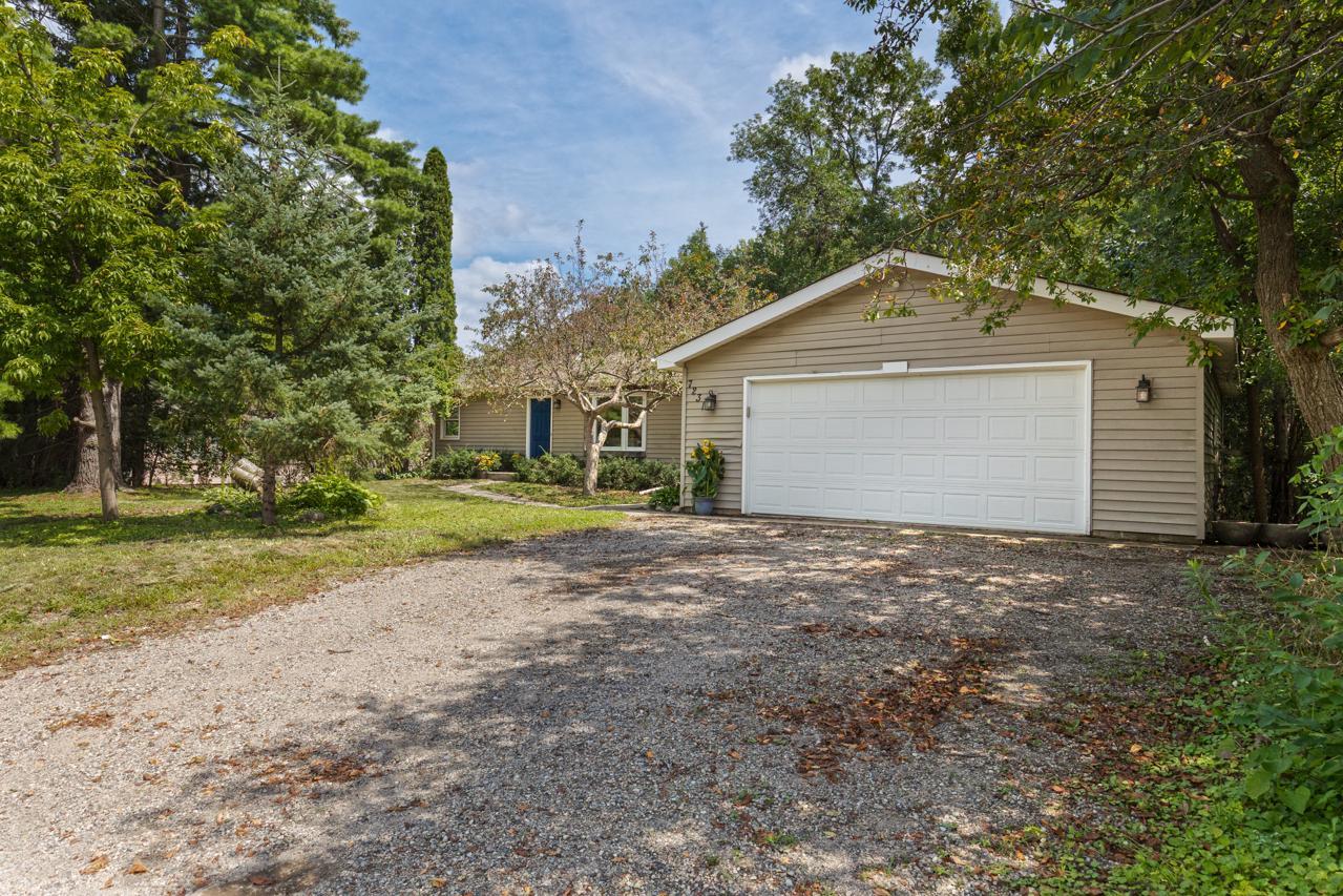7231 Minnewashta Parkway