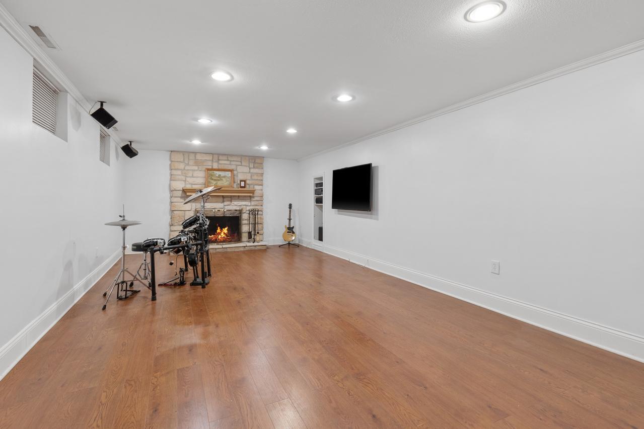 5575 Sylvan Lane