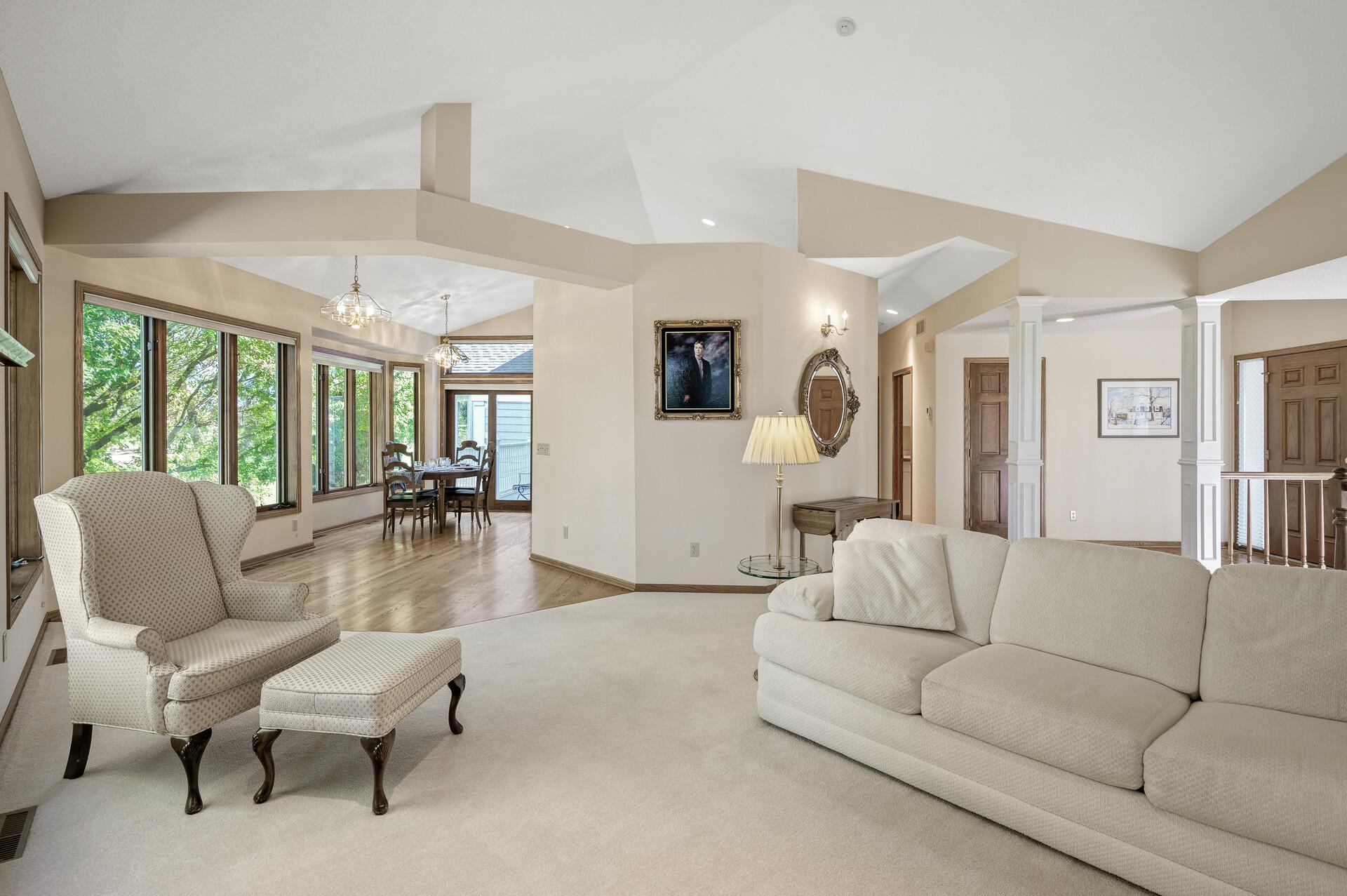 8800 Pointe Vista Drive