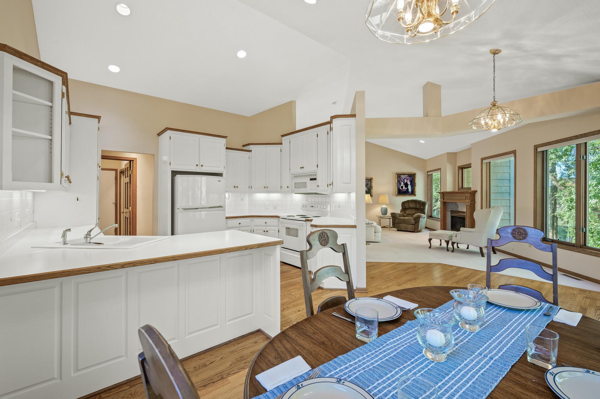 8800 Pointe Vista Drive