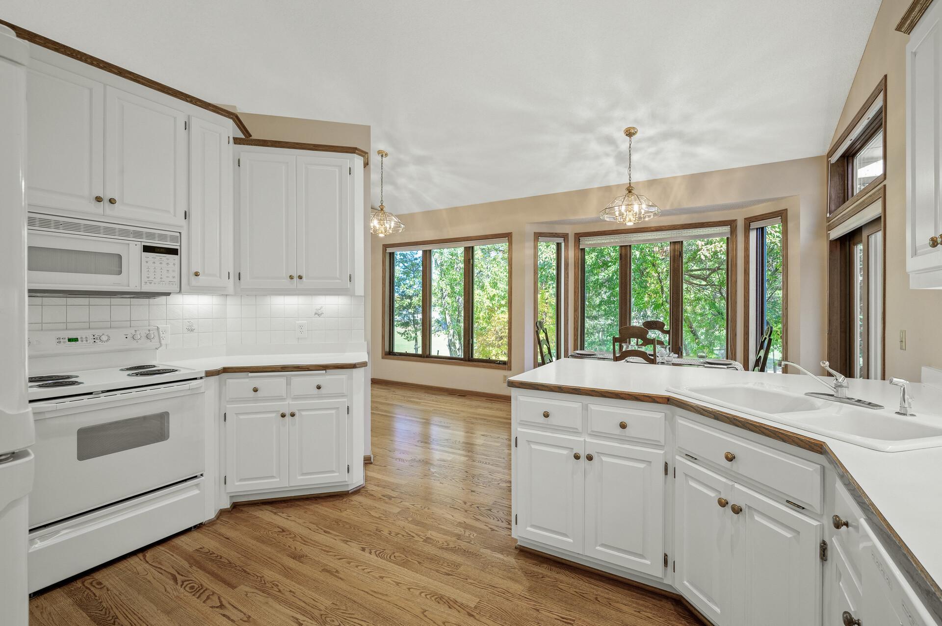 8800 Pointe Vista Drive