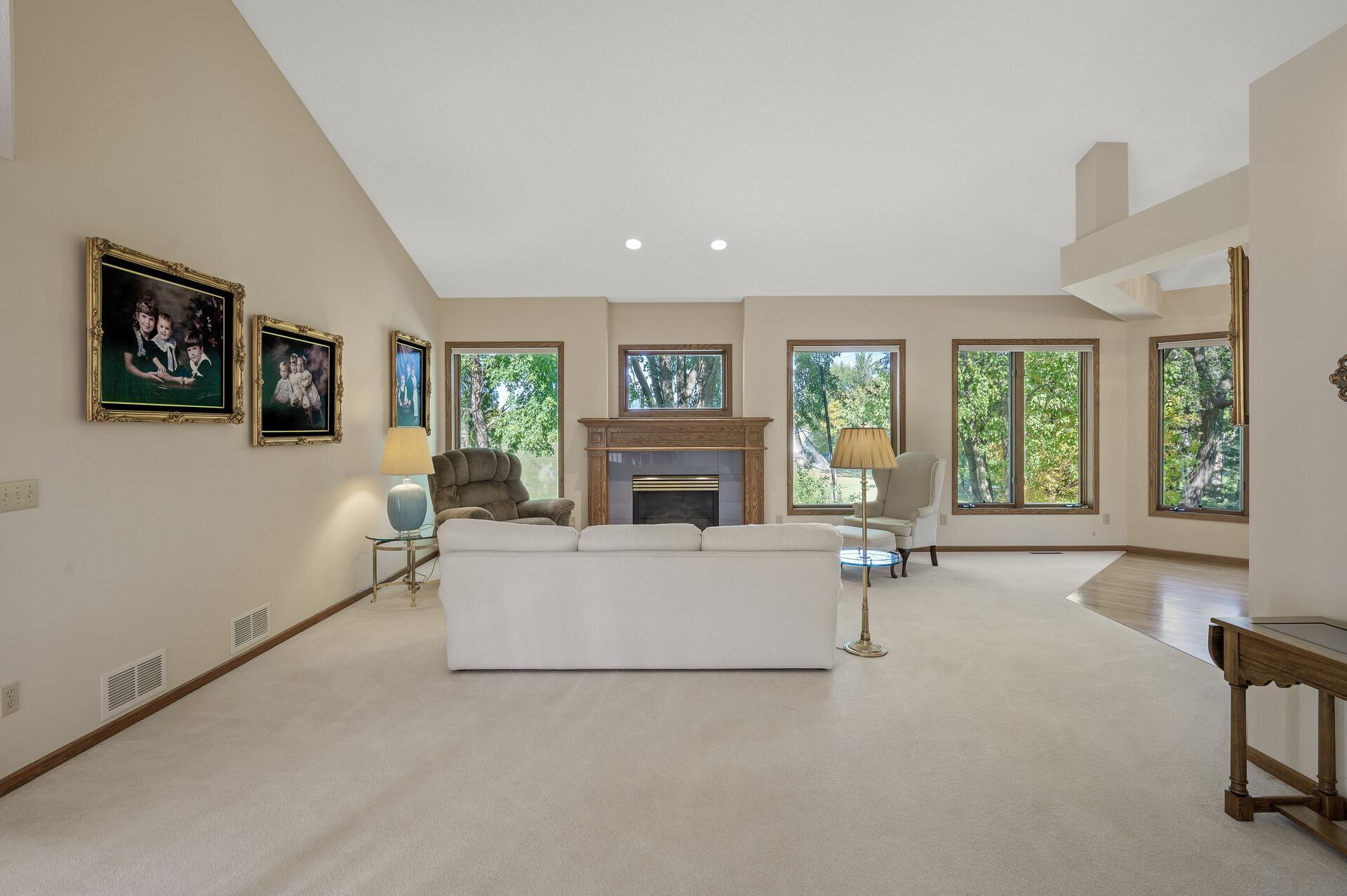 8800 Pointe Vista Drive