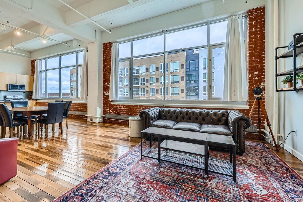 700 Washington Avenue N Unit: 418