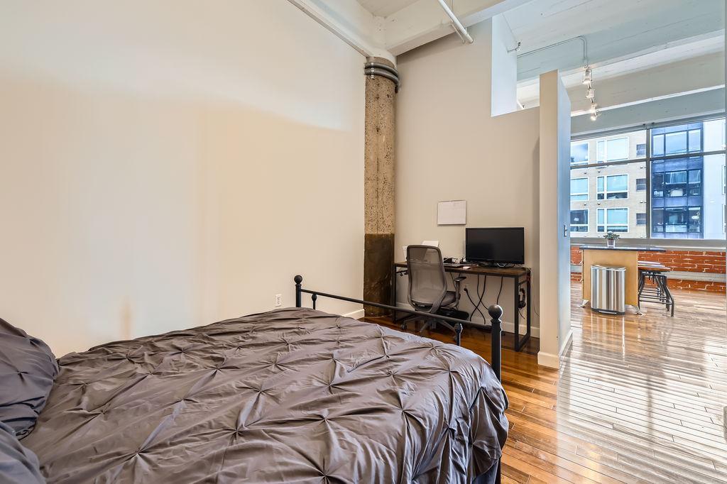 700 Washington Avenue N Unit: 418