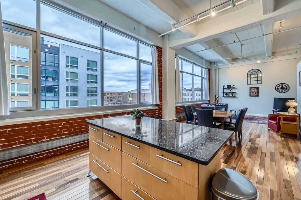 700 Washington Avenue N Unit: 418