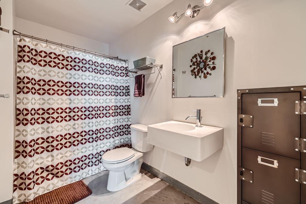 700 Washington Avenue N Unit: 418