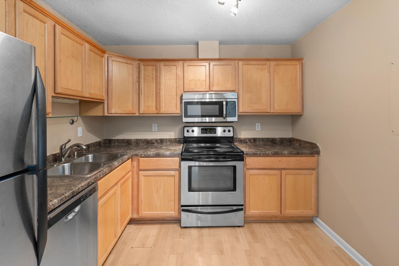 730 W Village Road Unit: 102