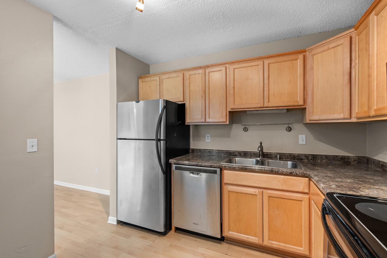 730 W Village Road Unit: 102