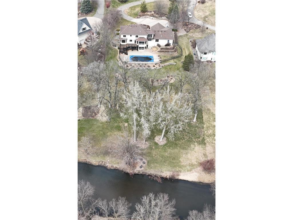 1475 River Shore Drive
